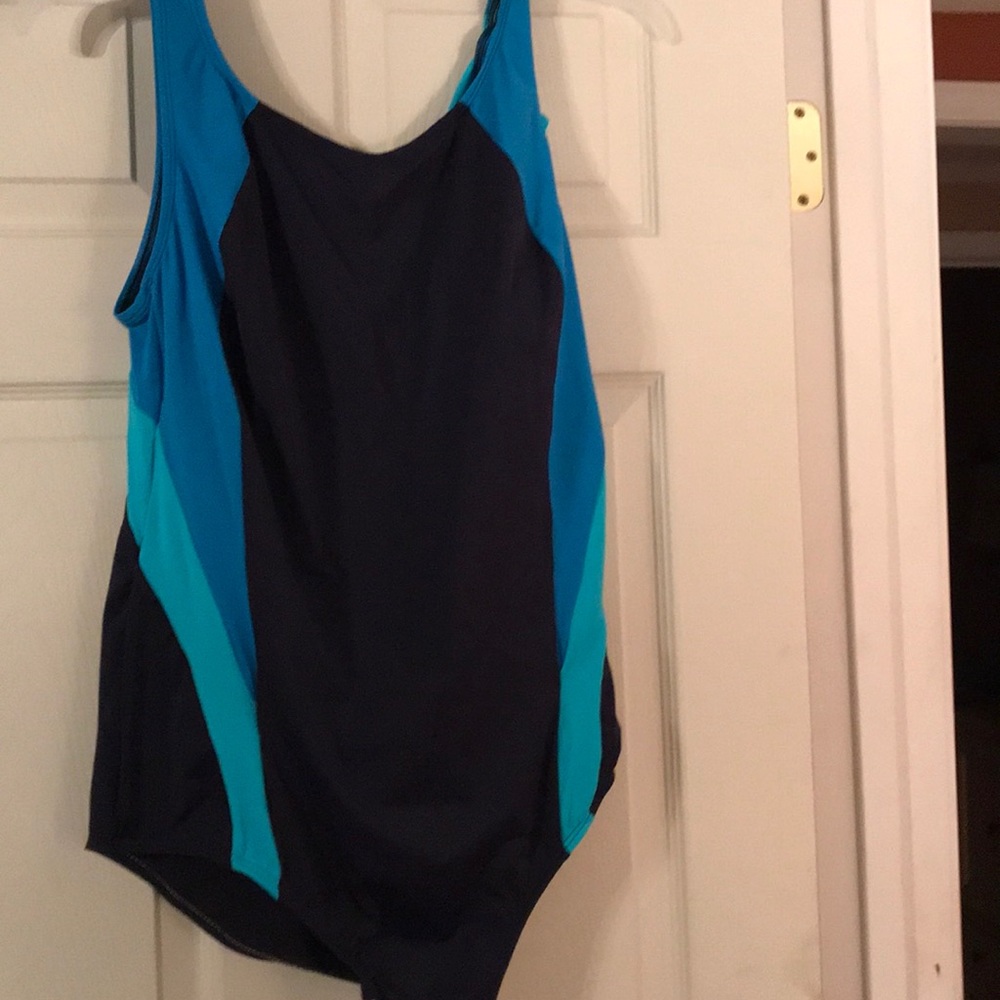Swim suit one piece